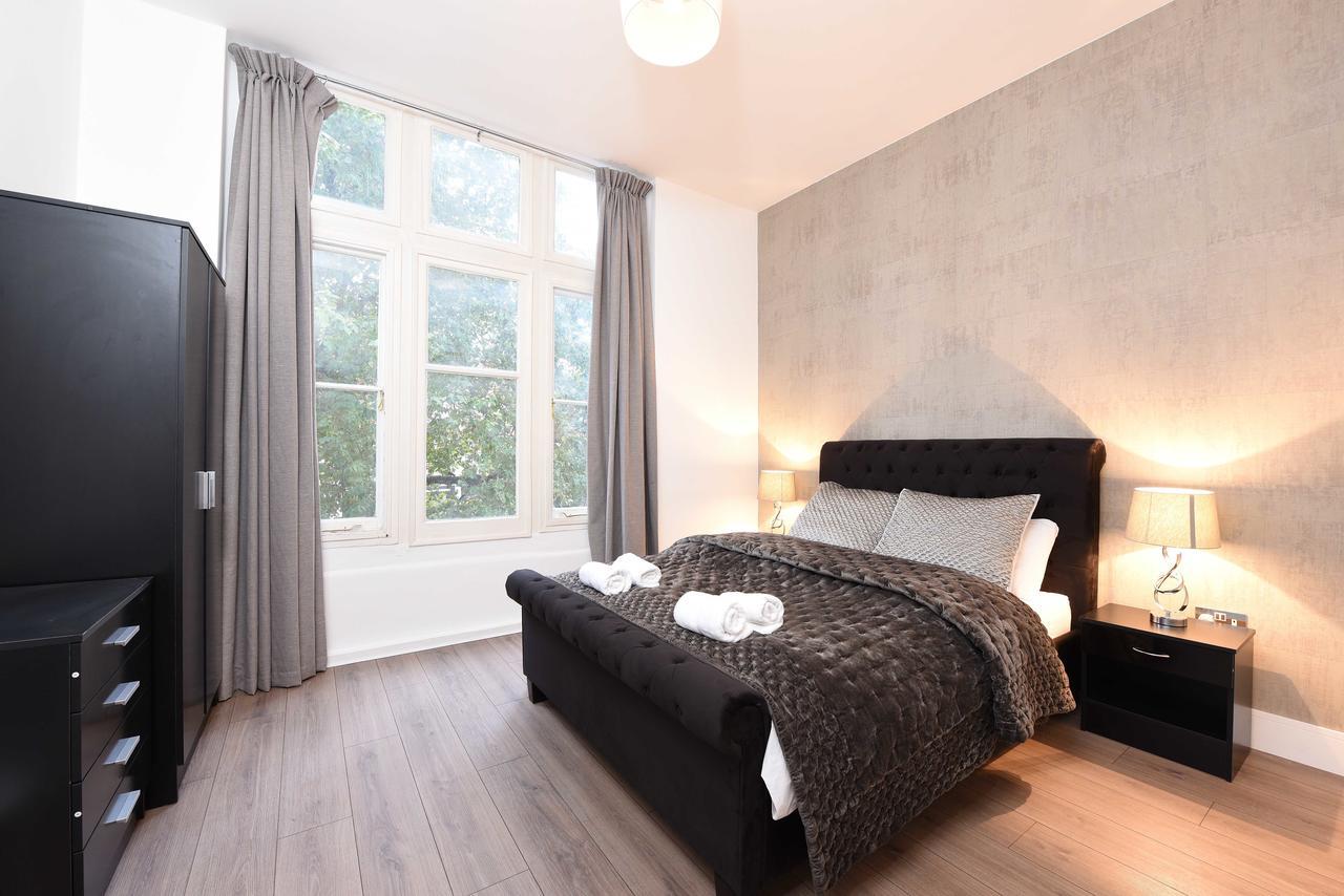 Spacious & Modern 2 Bed Apartment At Knightsbridge ลอนดอน ภายนอก รูปภาพ