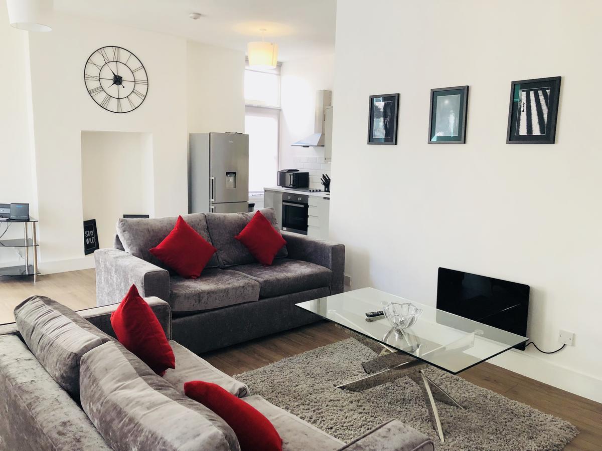Spacious & Modern 2 Bed Apartment At Knightsbridge ลอนดอน ภายนอก รูปภาพ
